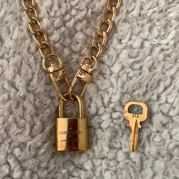 Louis Vuitton Lock and Key - Picture 13 of 15